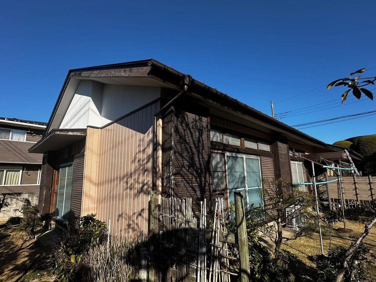 阿見町 築40年 平屋の和風住宅 トタン外壁・屋根塗装の事例 施工前