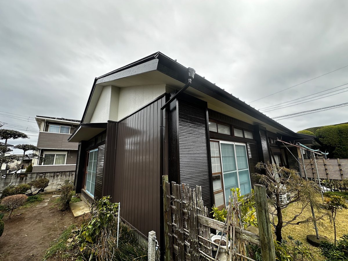 阿見町 築40年 平屋の和風住宅 トタン外壁・屋根塗装の事例 施工後