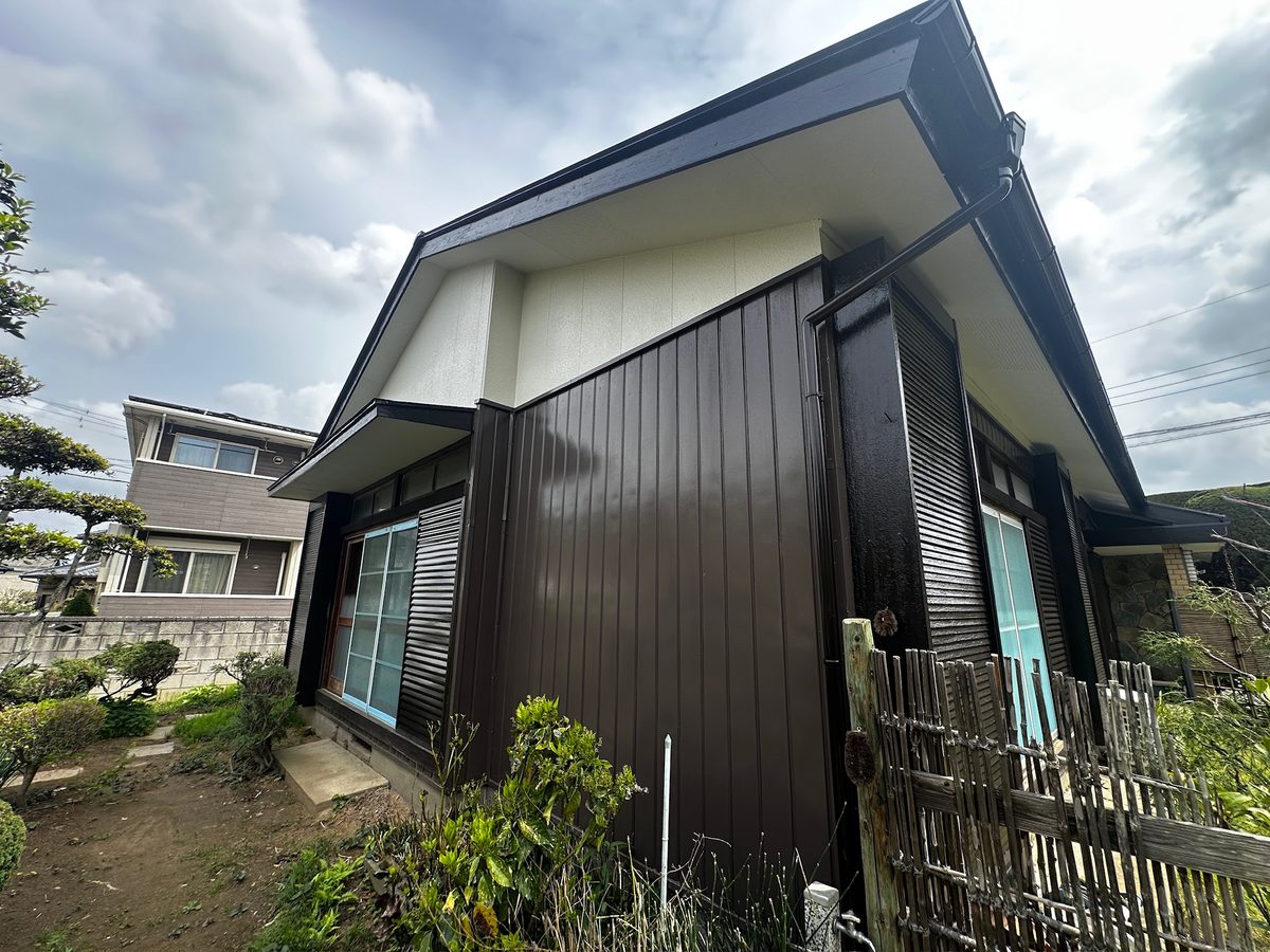 阿見町 築40年 平屋の和風住宅 トタン外壁・屋根塗装の事例 施工後
