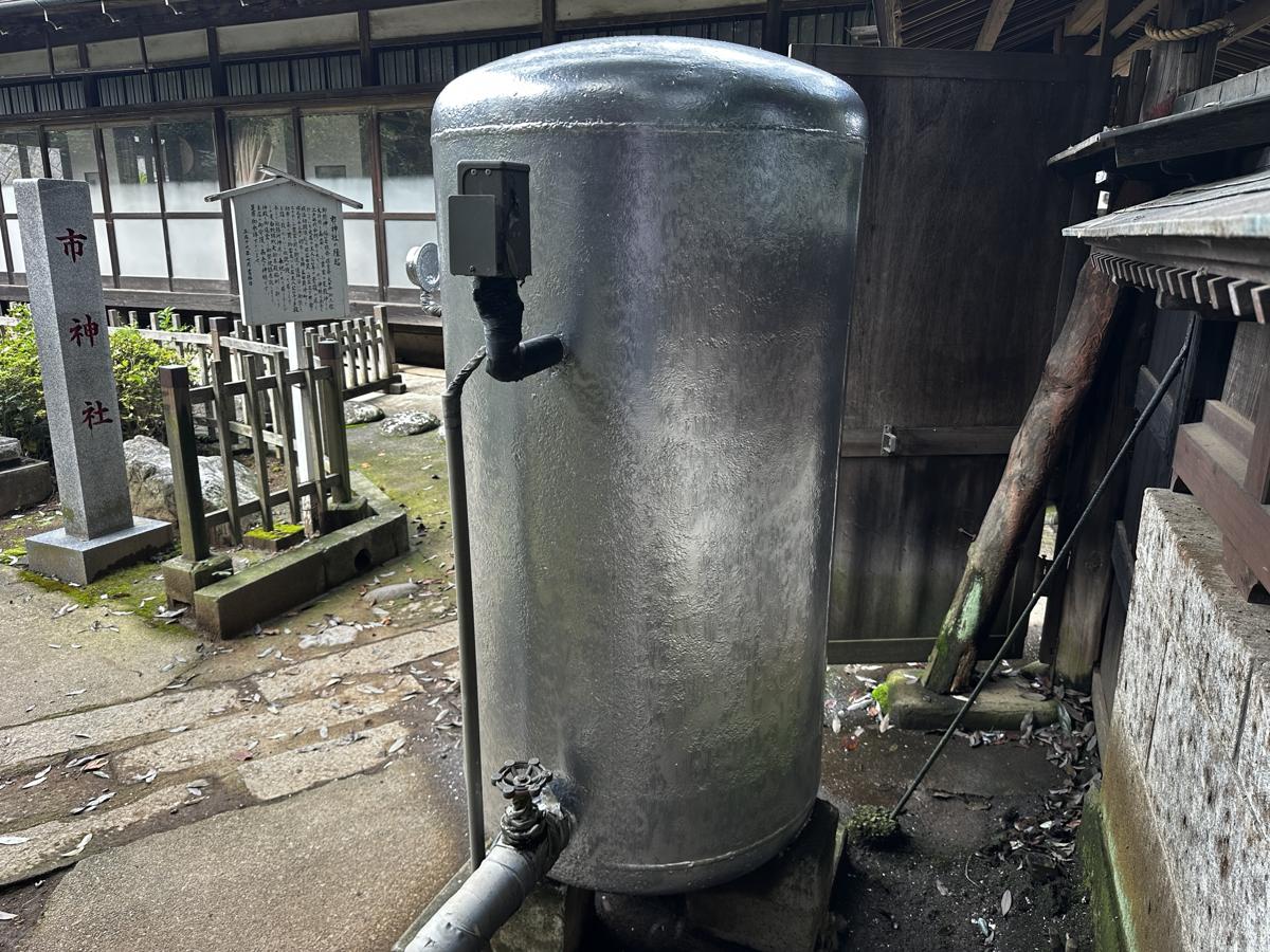 塗装後の受水タンク(側面)