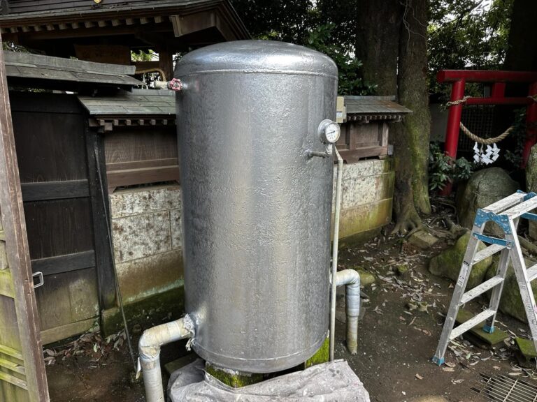 塗装後の受水タンク（鳥居側）