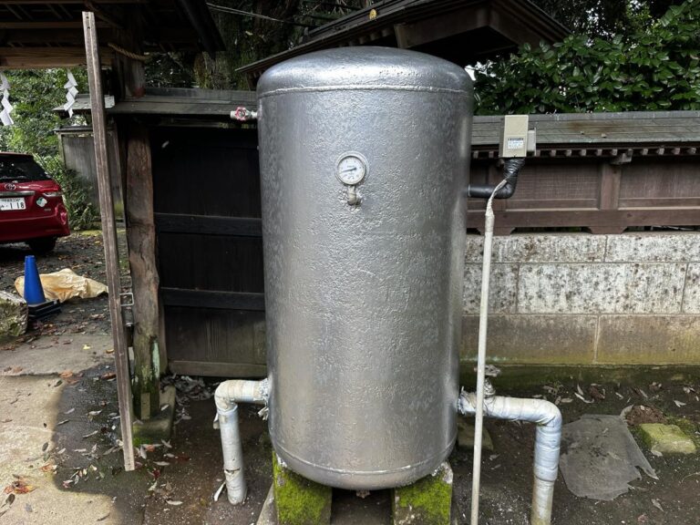 塗装後の受水タンク（正面・別角度）