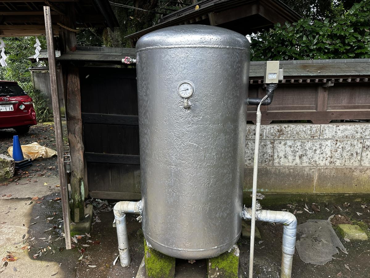 塗装後の受水タンク(正面・別角度)