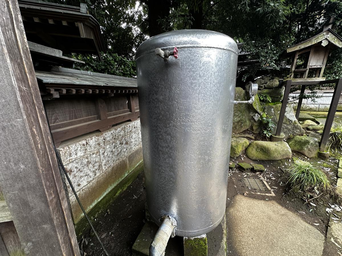 塗装後の受水タンク(側面・別角度)