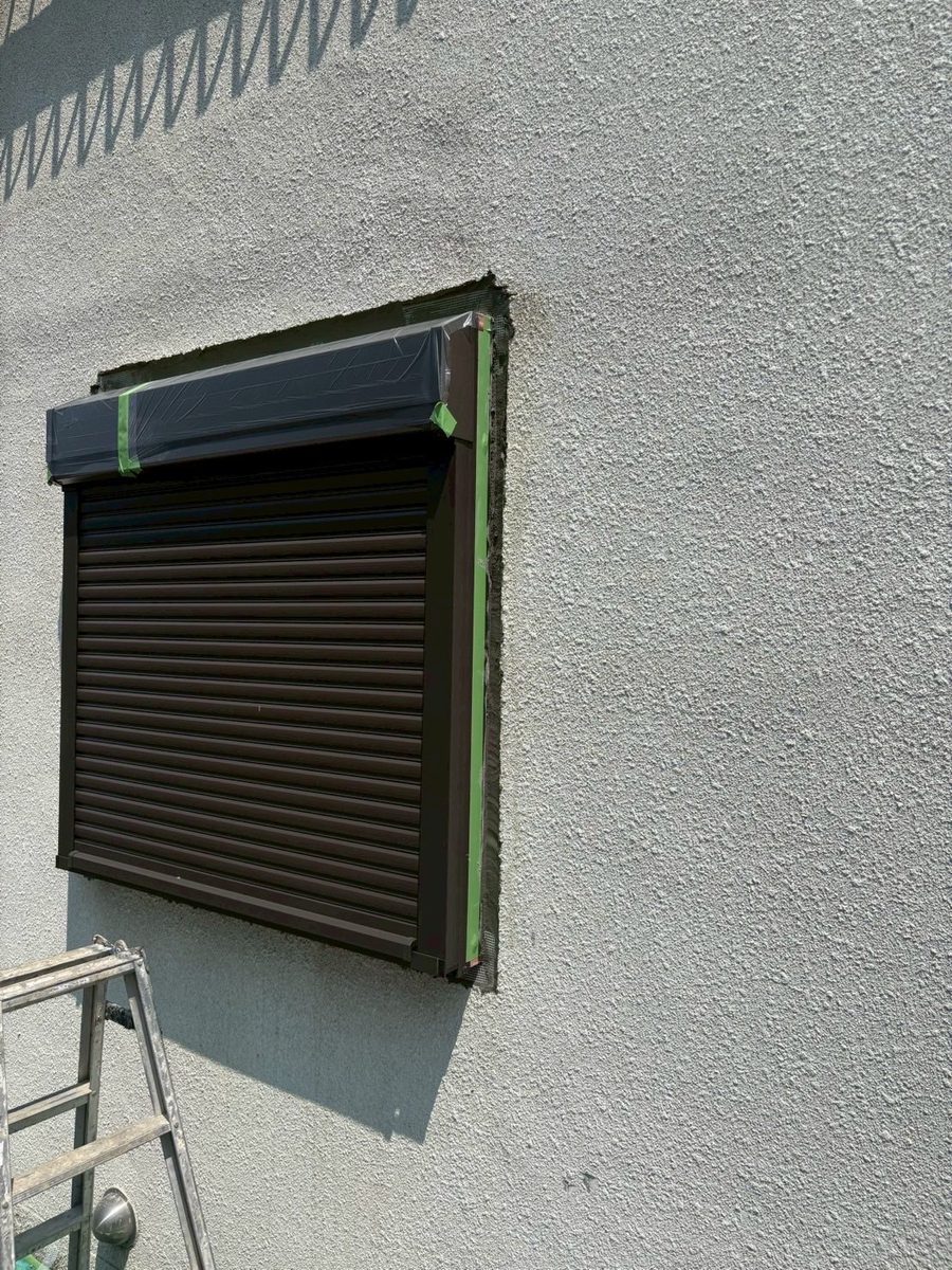 水戸市 シャッター付き窓交換 外壁塗装 新シャッター取り付け