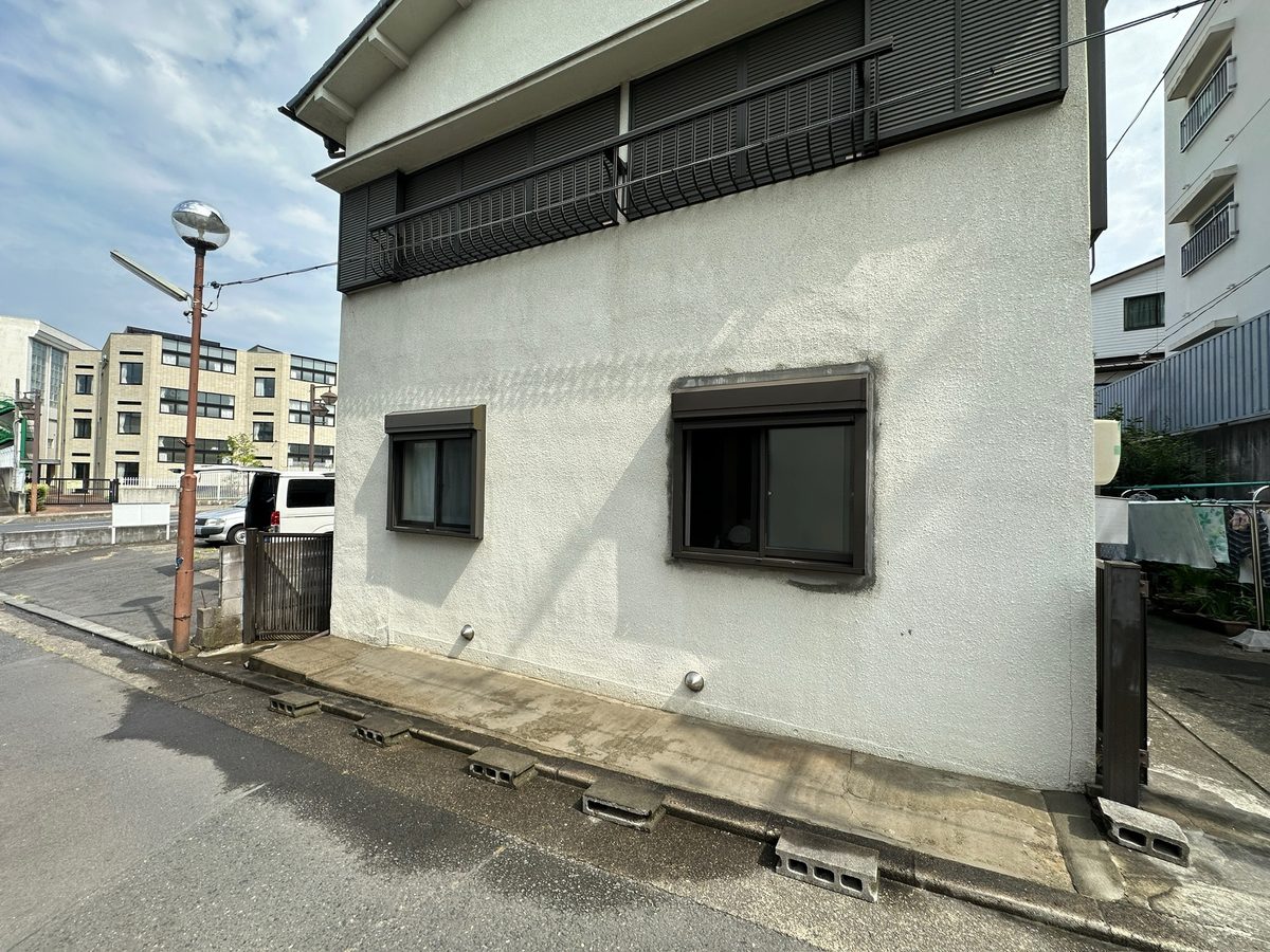 水戸市 シャッター付き窓交換 外壁塗装 洗浄後 全景