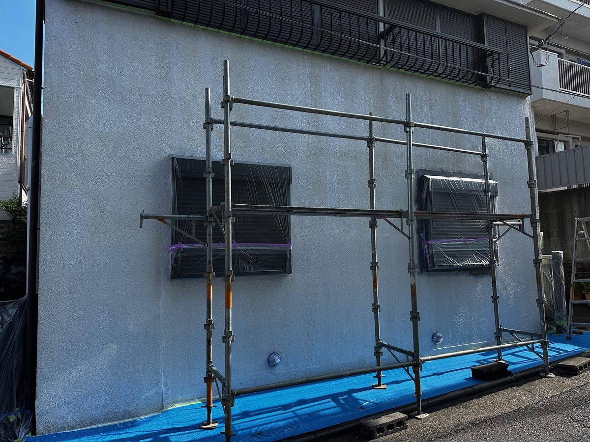 水戸市 シャッター付き窓交換 外壁塗装 養生（シャッター ビニール）