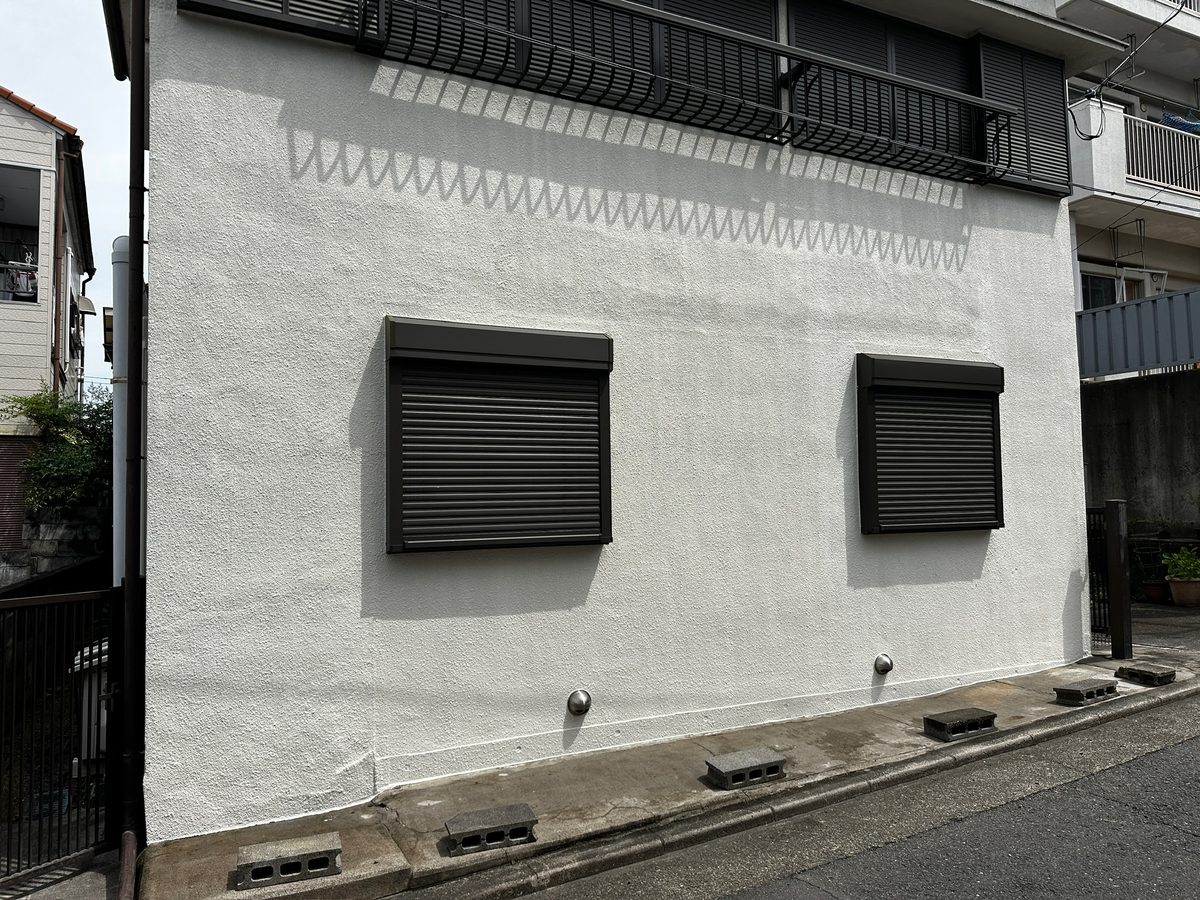 水戸市 シャッター付き窓の交換と外壁の補修・塗装 施工後