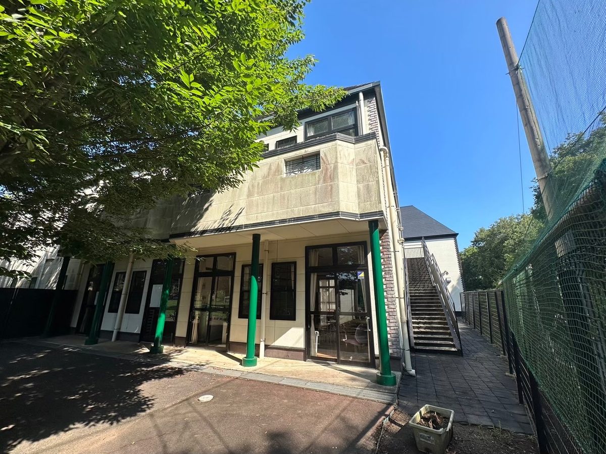 水戸市 小学校 塗装補修 施工前(昇降口側)
