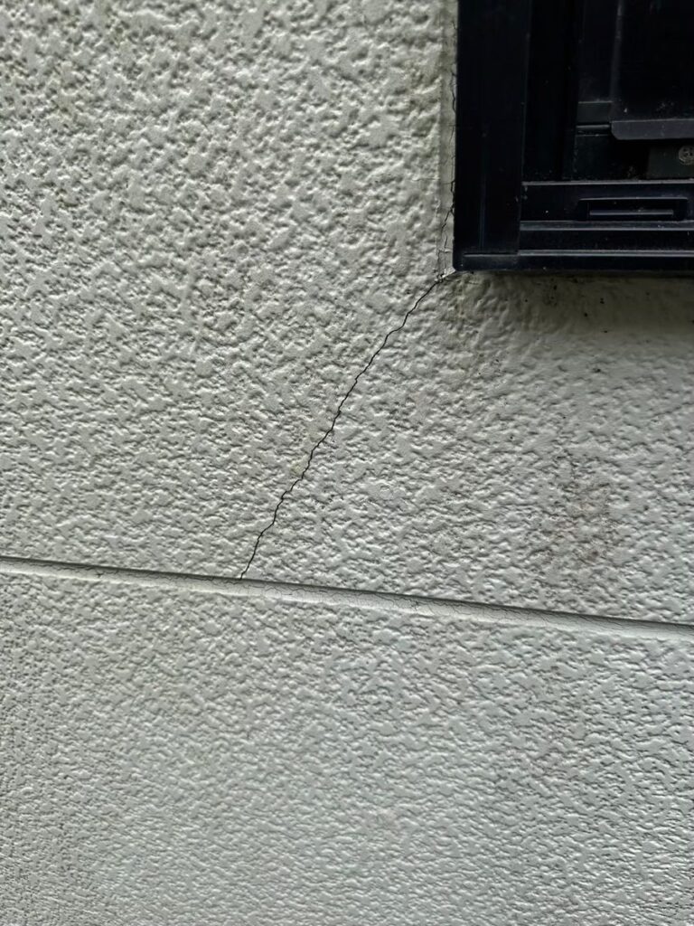 目地まわりのひび（水戸市）