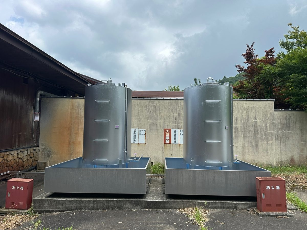 つくば市 貯水タンク塗装 中塗り(シルバーコート)