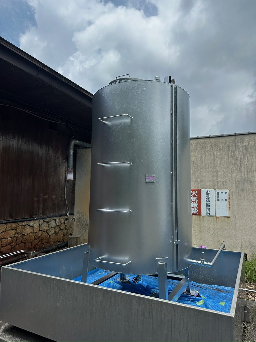 つくば市 貯水タンク塗装 中塗り(アップ)