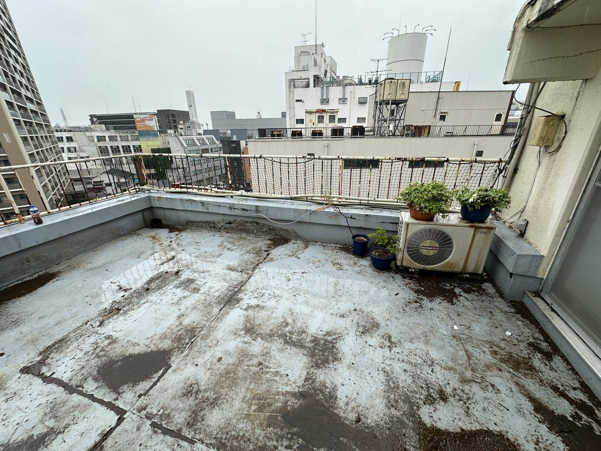 土浦市 ビル屋上のウレタン防水・鉄部塗装の事例 施工前