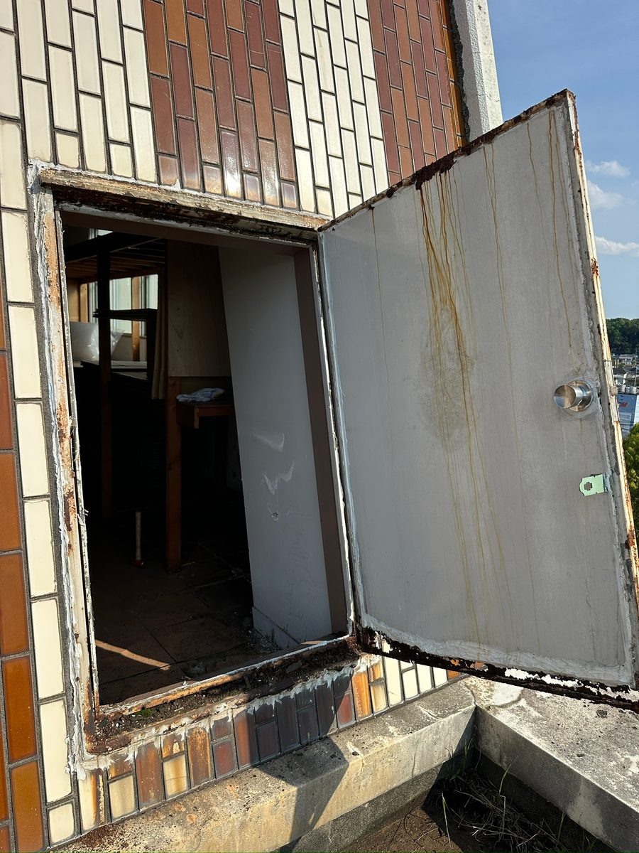 土浦市 屋上防水・鉄扉補修 鉄扉 施工前