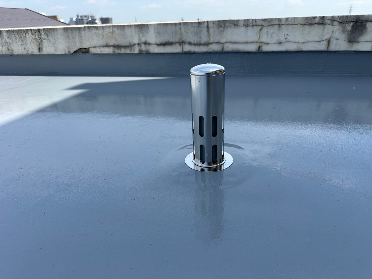 土浦市 屋上防水・鉄扉補修 脱気筒 完了