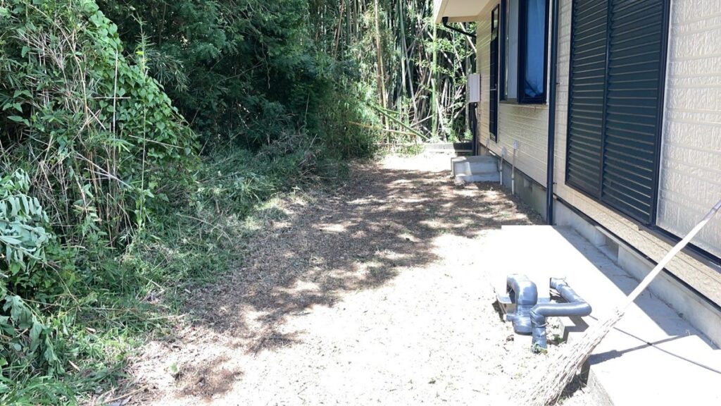 つくば市 外壁塗装 建物脇の通路