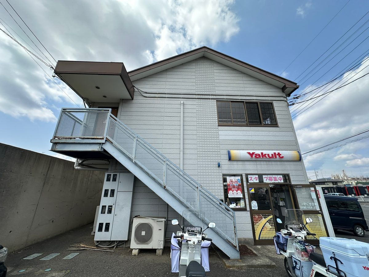 土浦市 テナント 外壁塗装・屋根塗装 施工前(入口側)